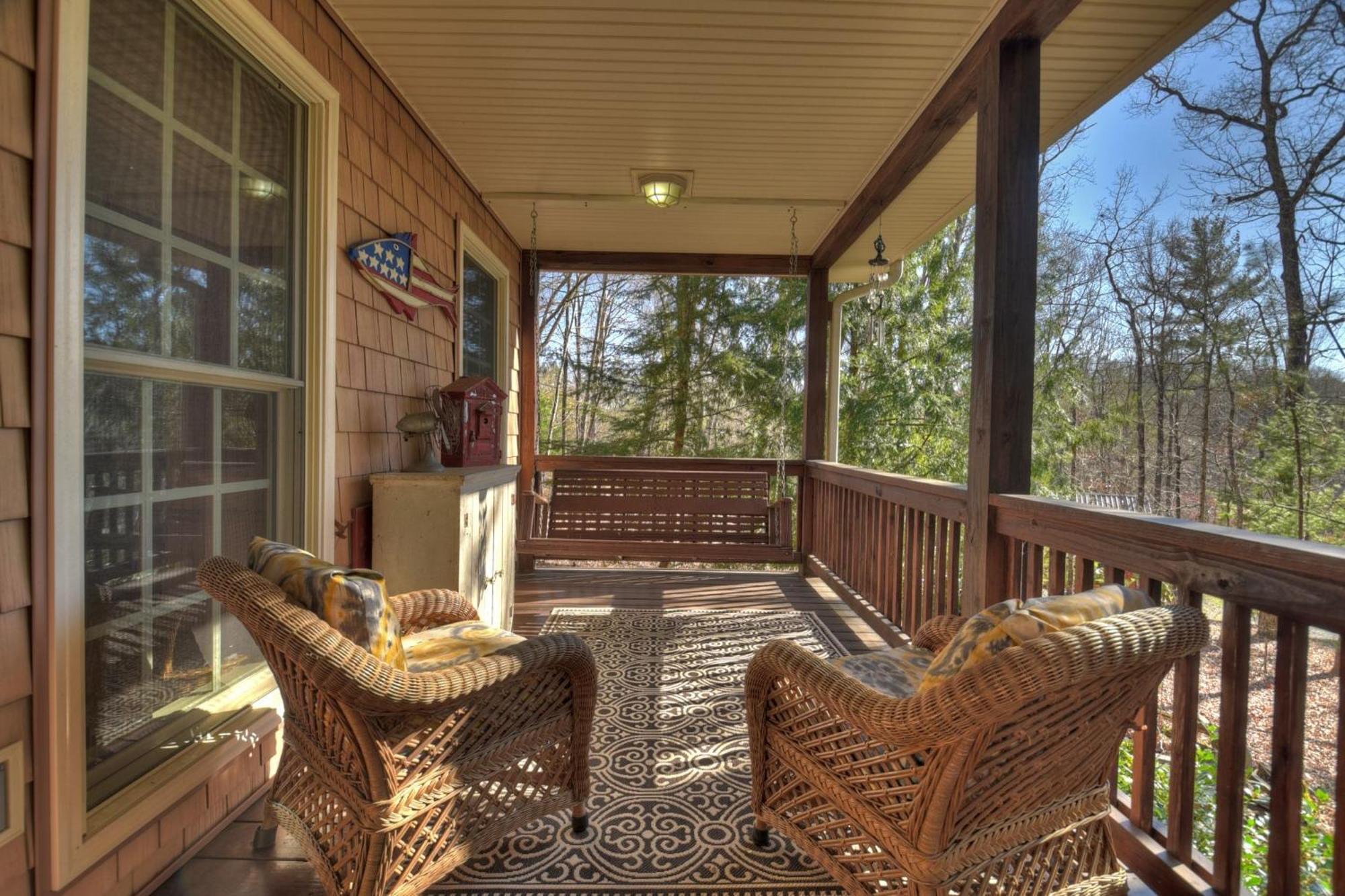 Southern Living Cottage Cozy Up By The Fire Relax On The Porch And Enjoy Peaceful Surroundings بلو ريدج المظهر الخارجي الصورة