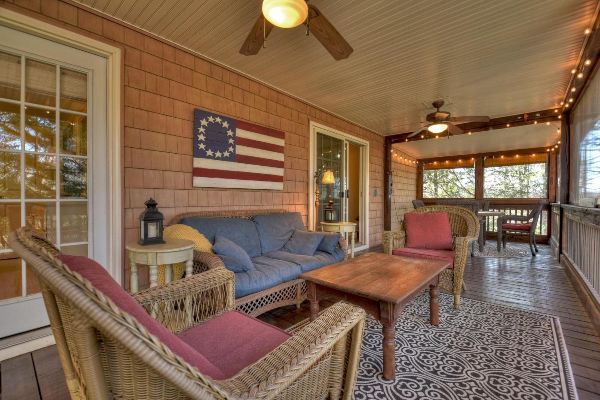 Southern Living Cottage Cozy Up By The Fire Relax On The Porch And Enjoy Peaceful Surroundings بلو ريدج المظهر الخارجي الصورة